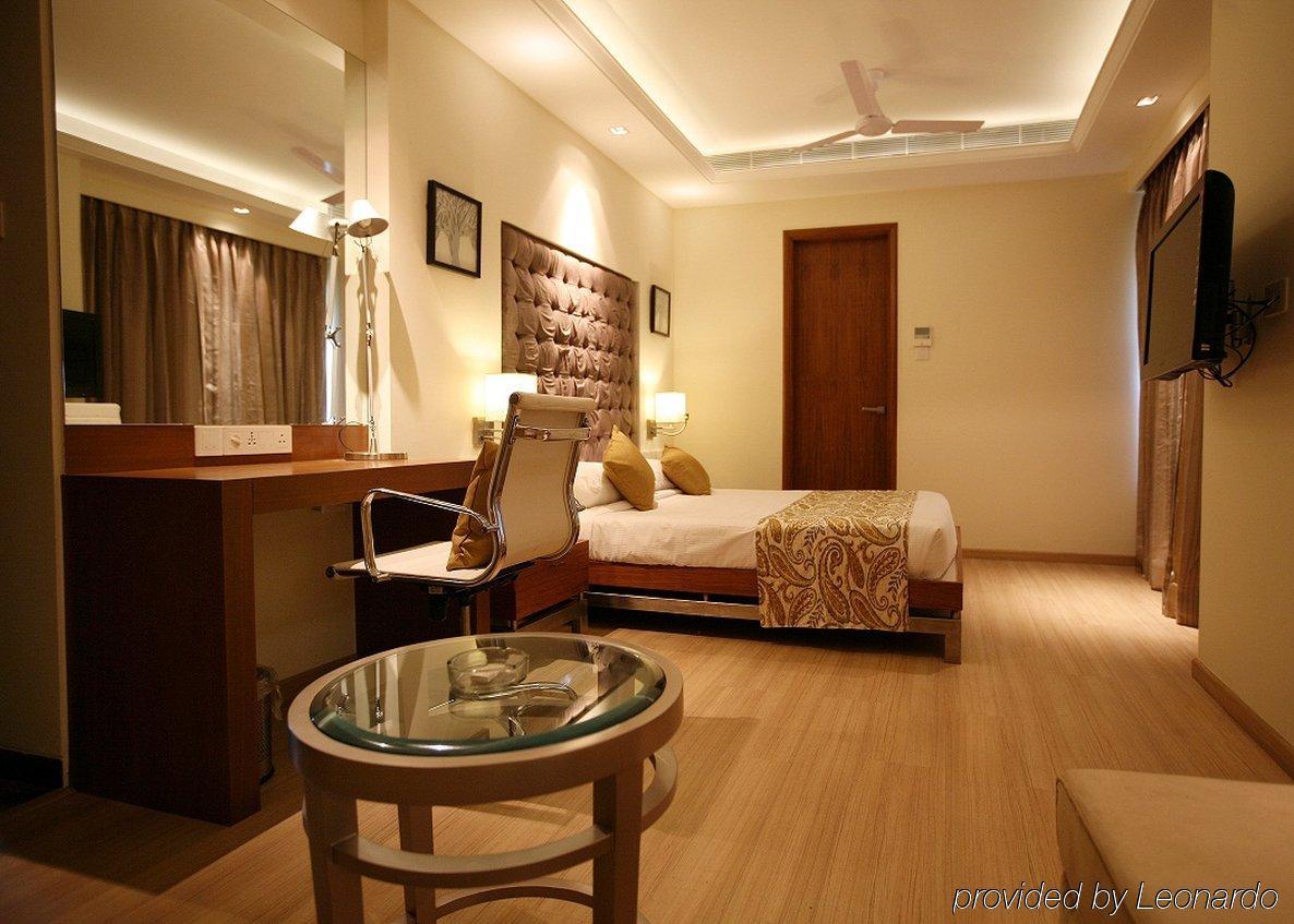 Hotel Riverview Ahmedabad Bilik gambar