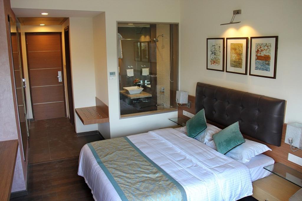 Hotel Riverview Ahmedabad Bilik gambar