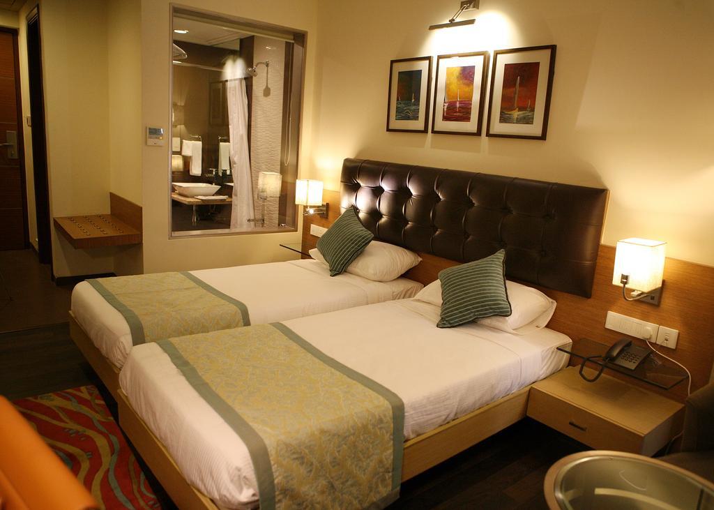 Hotel Riverview Ahmedabad Bilik gambar