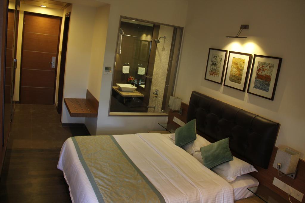 Hotel Riverview Ahmedabad Bilik gambar