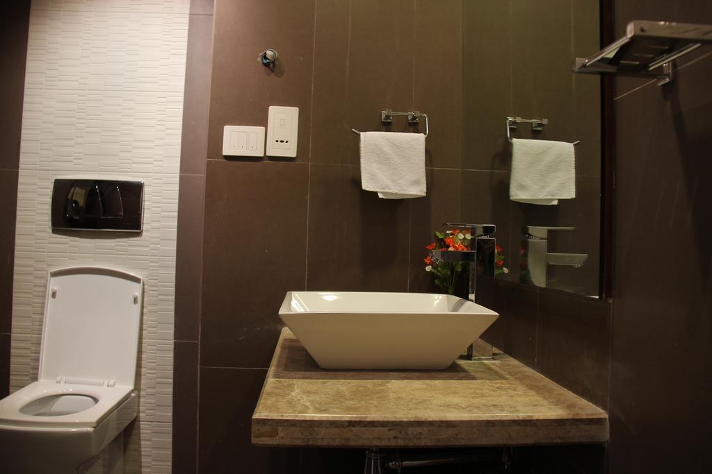 Hotel Riverview Ahmedabad Bilik gambar