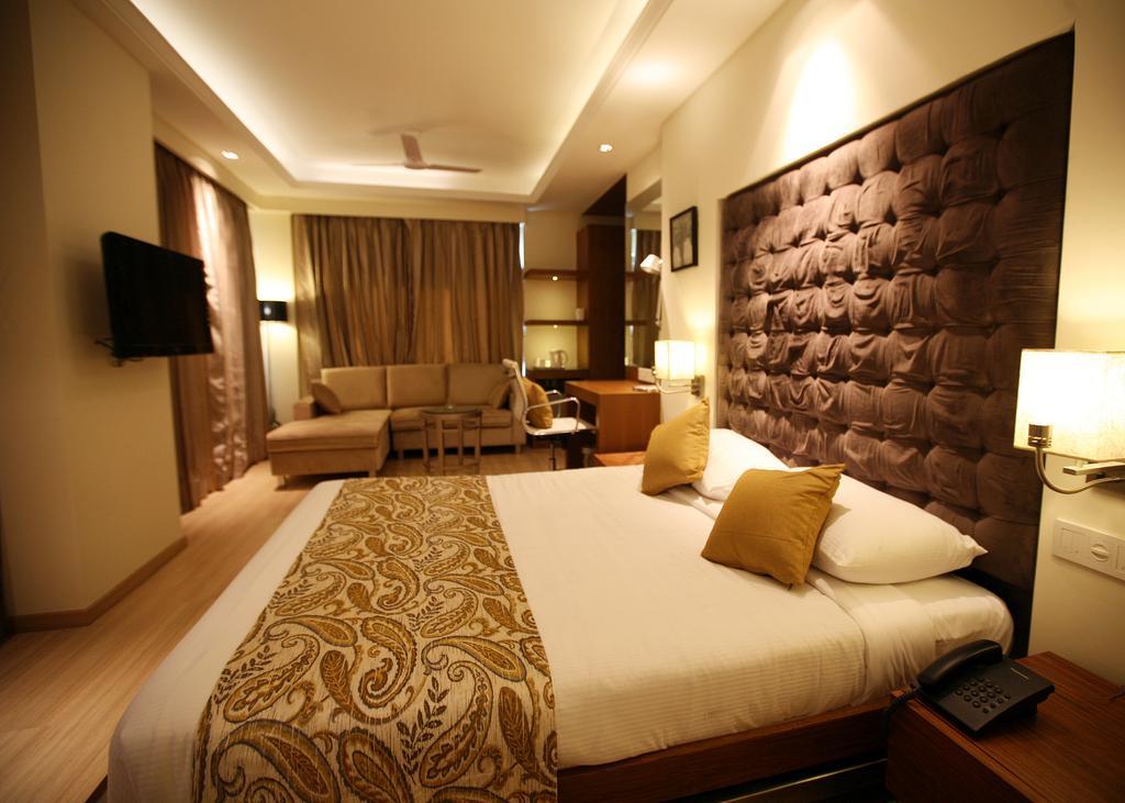 Hotel Riverview Ahmedabad Bilik gambar