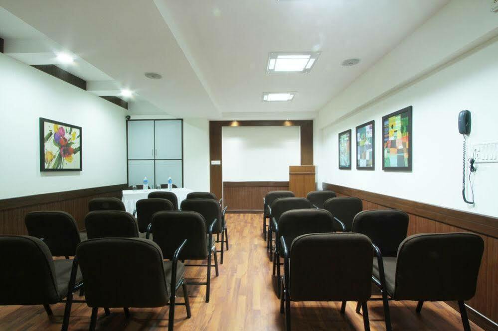 Hotel Riverview Ahmedabad Luaran gambar
